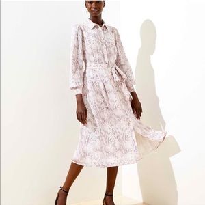 Ann Taylor LOFT Button Front Tie Waist Pleated Shirtdress in Snake Print